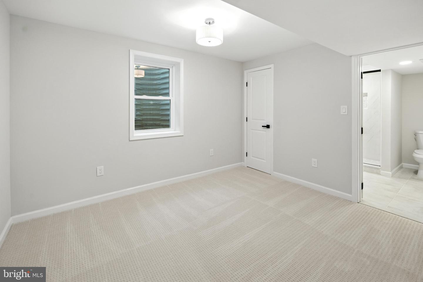 2402 BEEKAY CT, VIENNA, Virginia 22181, 5 Bedrooms Bedrooms, ,3 BathroomsBathrooms,Residential,For sale,2402 BEEKAY CT,VAFX2254290 MLS # VAFX2254290