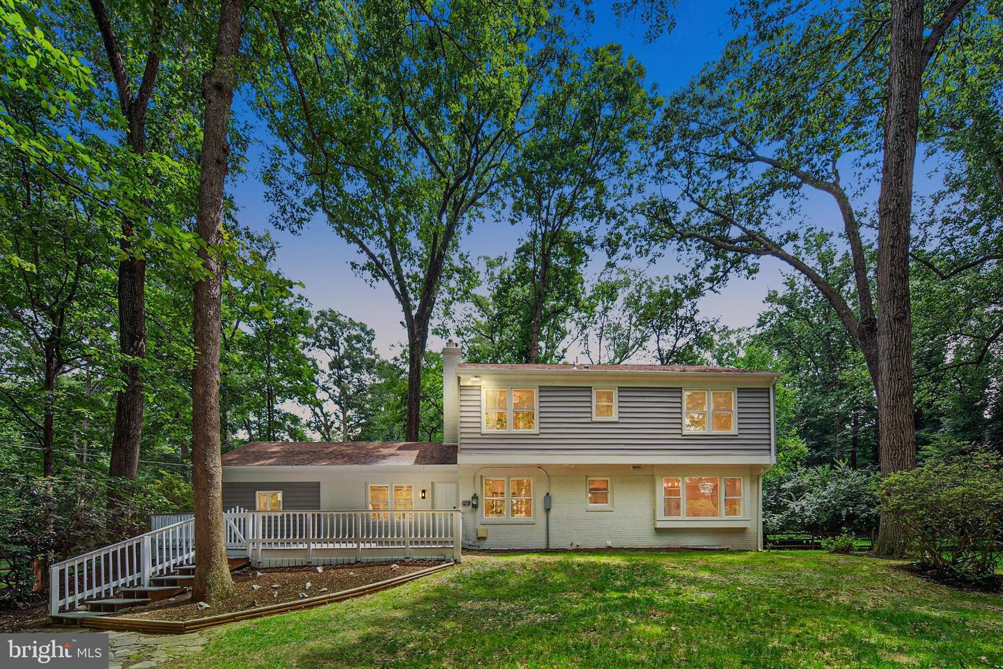 2402 BEEKAY CT, VIENNA, Virginia 22181, 5 Bedrooms Bedrooms, ,3 BathroomsBathrooms,Residential,For sale,2402 BEEKAY CT,VAFX2254290 MLS # VAFX2254290