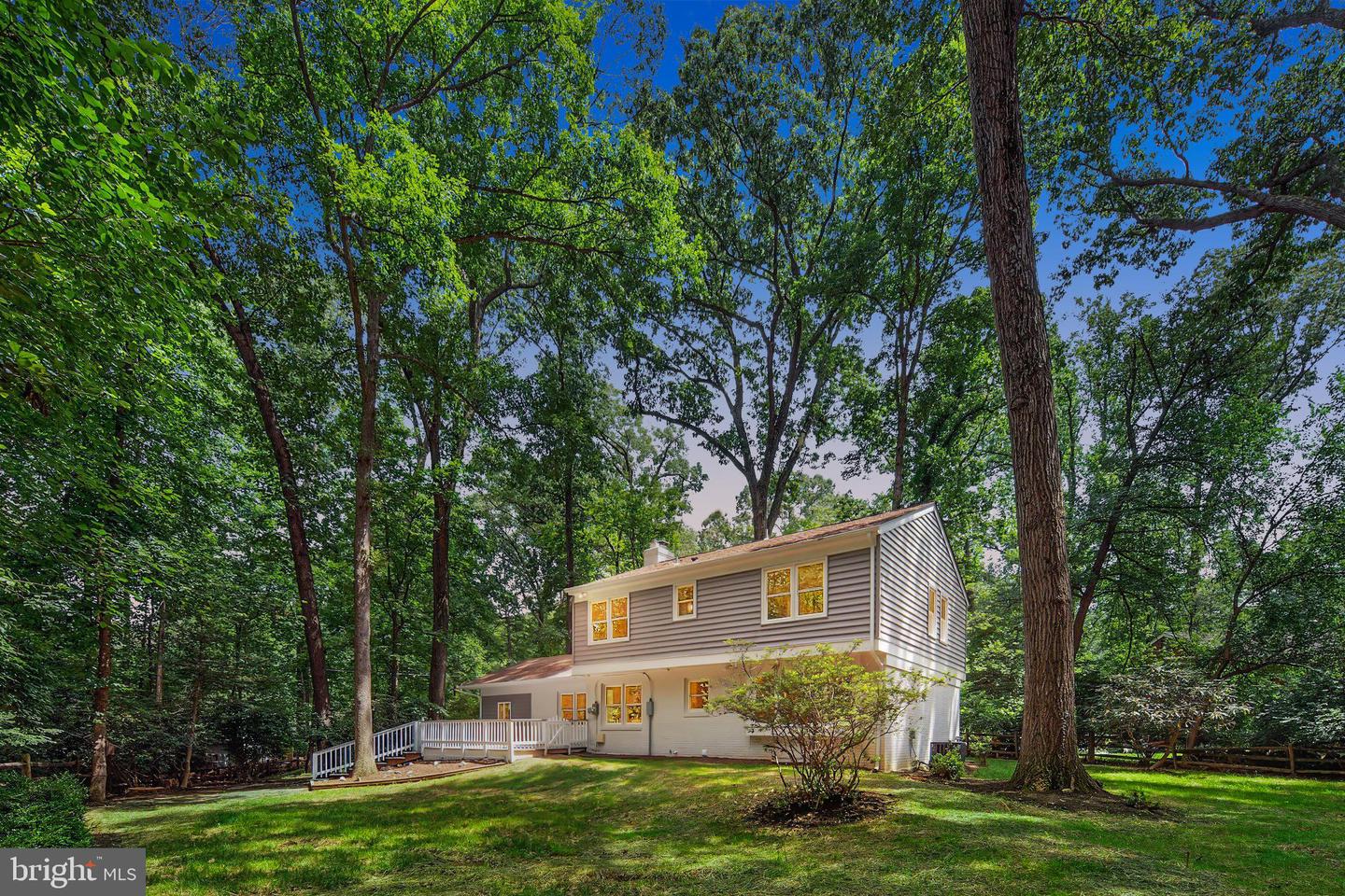 2402 BEEKAY CT, VIENNA, Virginia 22181, 5 Bedrooms Bedrooms, ,3 BathroomsBathrooms,Residential,For sale,2402 BEEKAY CT,VAFX2254290 MLS # VAFX2254290