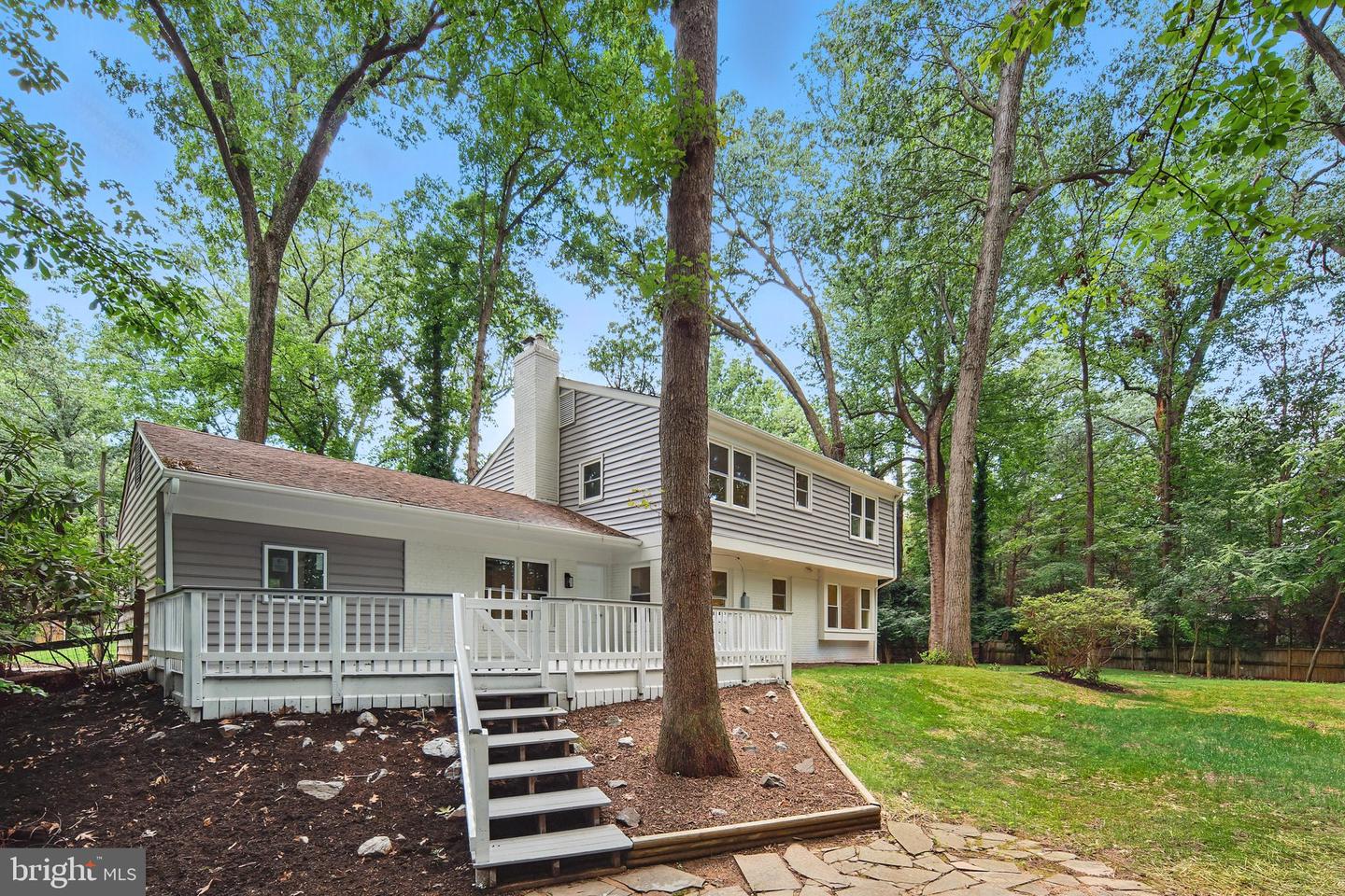 2402 BEEKAY CT, VIENNA, Virginia 22181, 5 Bedrooms Bedrooms, ,3 BathroomsBathrooms,Residential,For sale,2402 BEEKAY CT,VAFX2254290 MLS # VAFX2254290