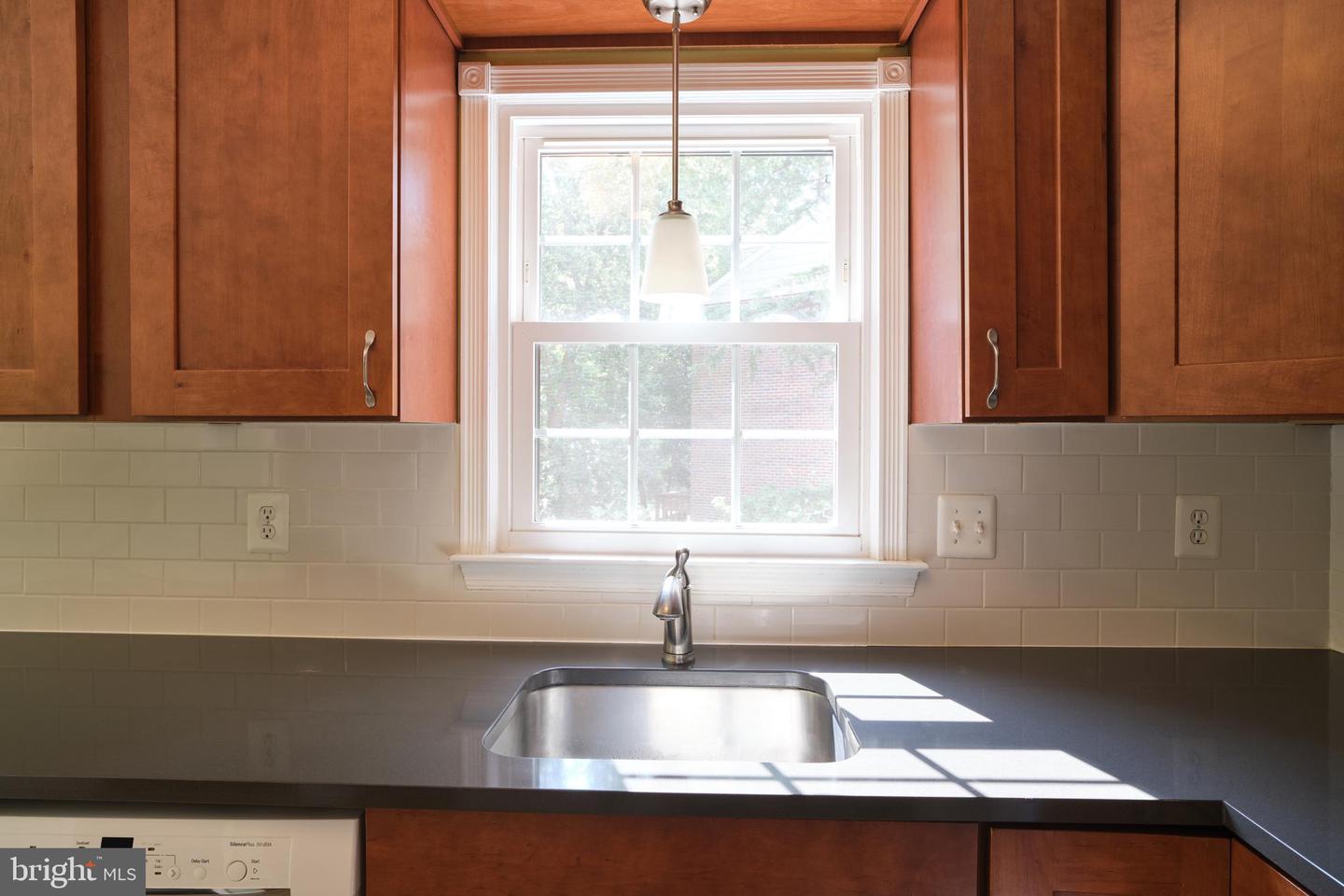 3816 USHER CT, ALEXANDRIA, Virginia 22304, 2 Bedrooms Bedrooms, ,2 BathroomsBathrooms,Residential,For sale,3816 USHER CT,VAAX2047312 MLS # VAAX2047312