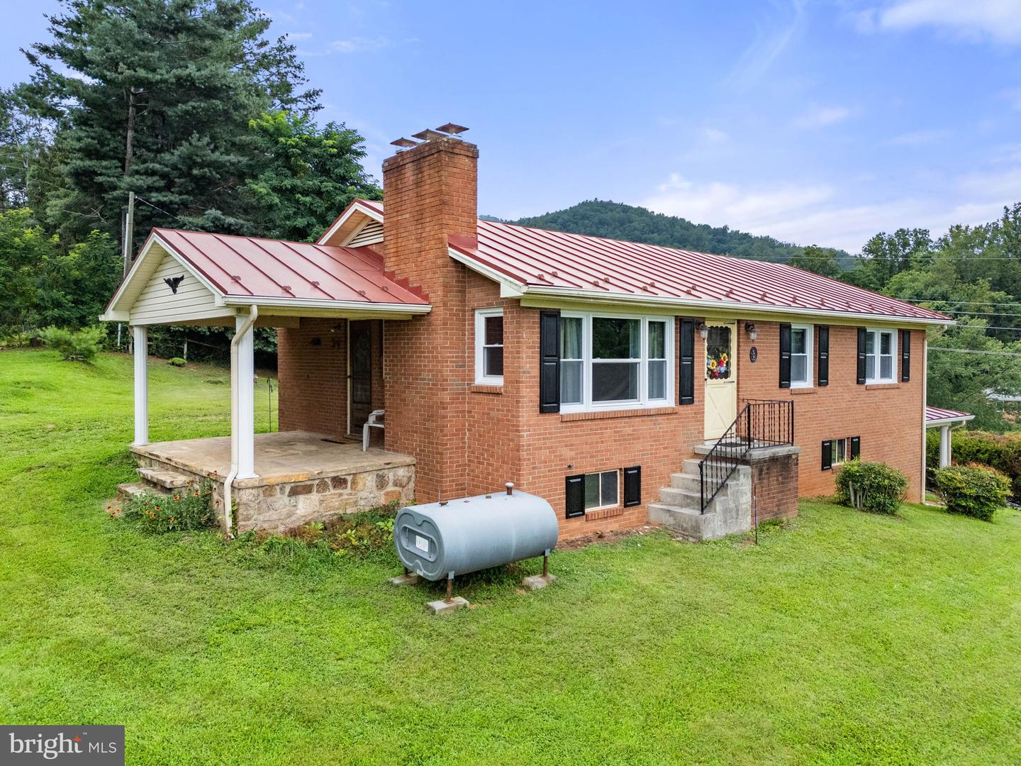 27 ATKINS RD, SPERRYVILLE, Virginia 22740, 3 Bedrooms Bedrooms, ,1 BathroomBathrooms,Residential,For sale,27 ATKINS RD,VARP2002178 MLS # VARP2002178