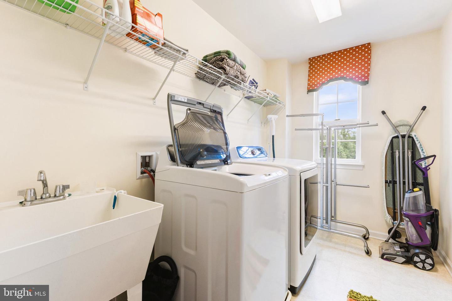 8326 MINERAL SPRINGS DR, MANASSAS, Virginia 20112, 5 Bedrooms Bedrooms, ,3 BathroomsBathrooms,Residential,For sale,8326 MINERAL SPRINGS DR,VAPW2099108 MLS # VAPW2099108