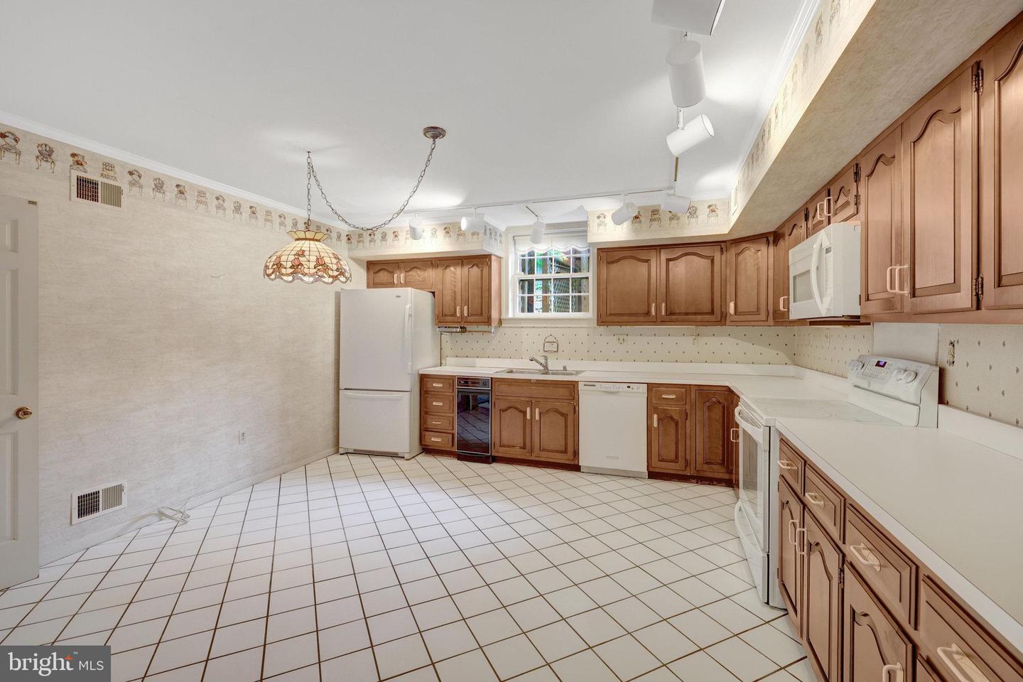 1468 HIGHWOOD DR, MCLEAN, Virginia 22101, 5 Bedrooms Bedrooms, ,3 BathroomsBathrooms,Residential,For sale,1468 HIGHWOOD DR,VAFX2255612 MLS # VAFX2255612