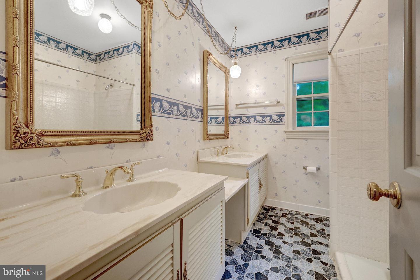 1468 HIGHWOOD DR, MCLEAN, Virginia 22101, 5 Bedrooms Bedrooms, ,3 BathroomsBathrooms,Residential,For sale,1468 HIGHWOOD DR,VAFX2255612 MLS # VAFX2255612