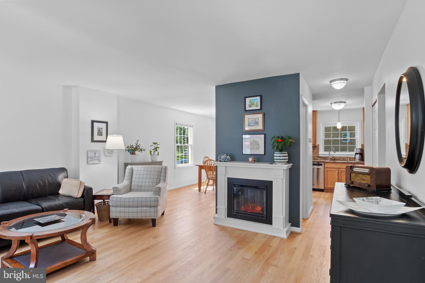 14861 LAMBETH SQ, CENTREVILLE, Virginia 20120, 3 Bedrooms Bedrooms, 7 Rooms Rooms,2 BathroomsBathrooms,Residential,For sale,14861 LAMBETH SQ,VAFX2247968 MLS # VAFX2247968