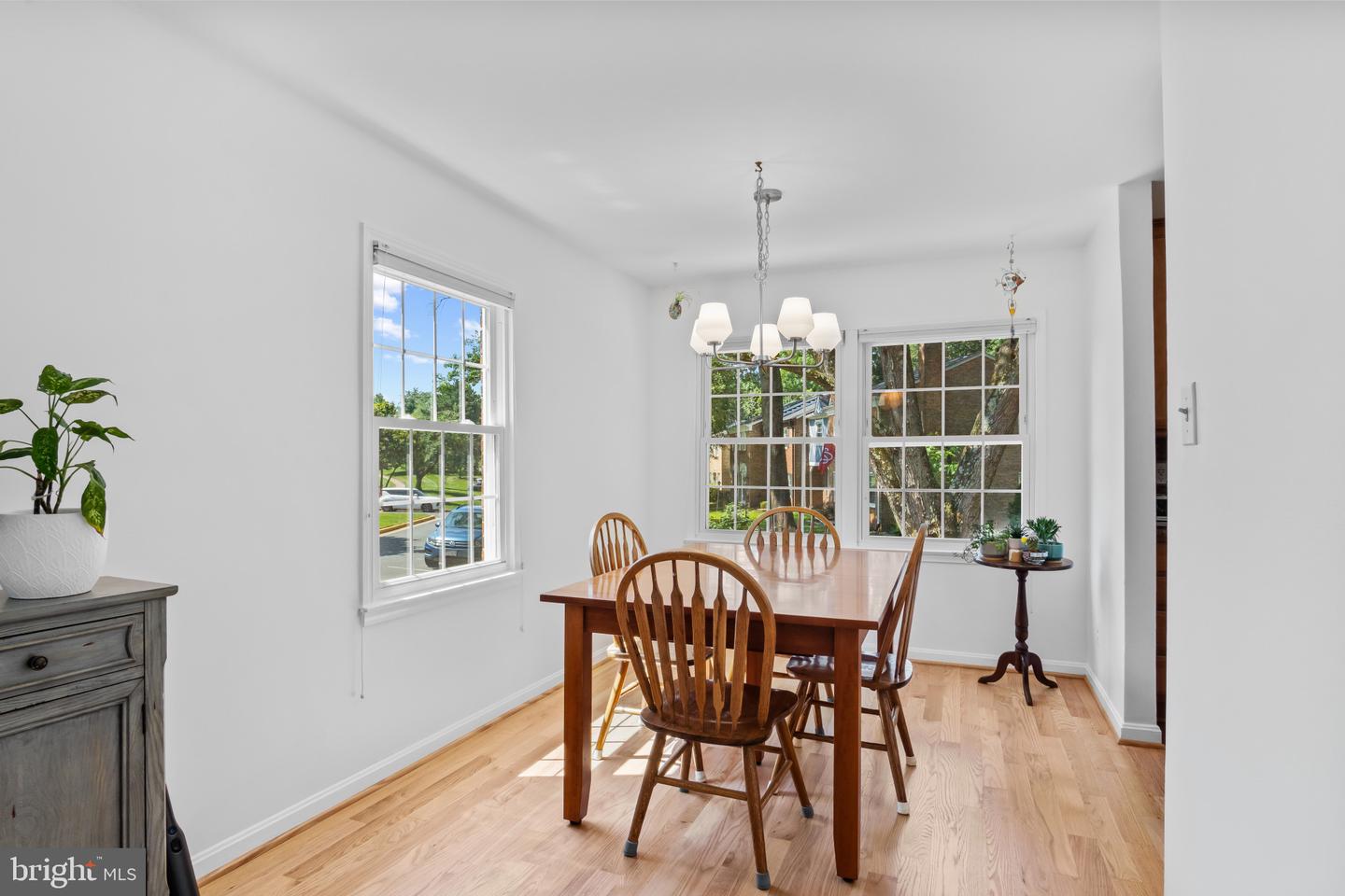 14861 LAMBETH SQ, CENTREVILLE, Virginia 20120, 3 Bedrooms Bedrooms, 7 Rooms Rooms,2 BathroomsBathrooms,Residential,For sale,14861 LAMBETH SQ,VAFX2247968 MLS # VAFX2247968