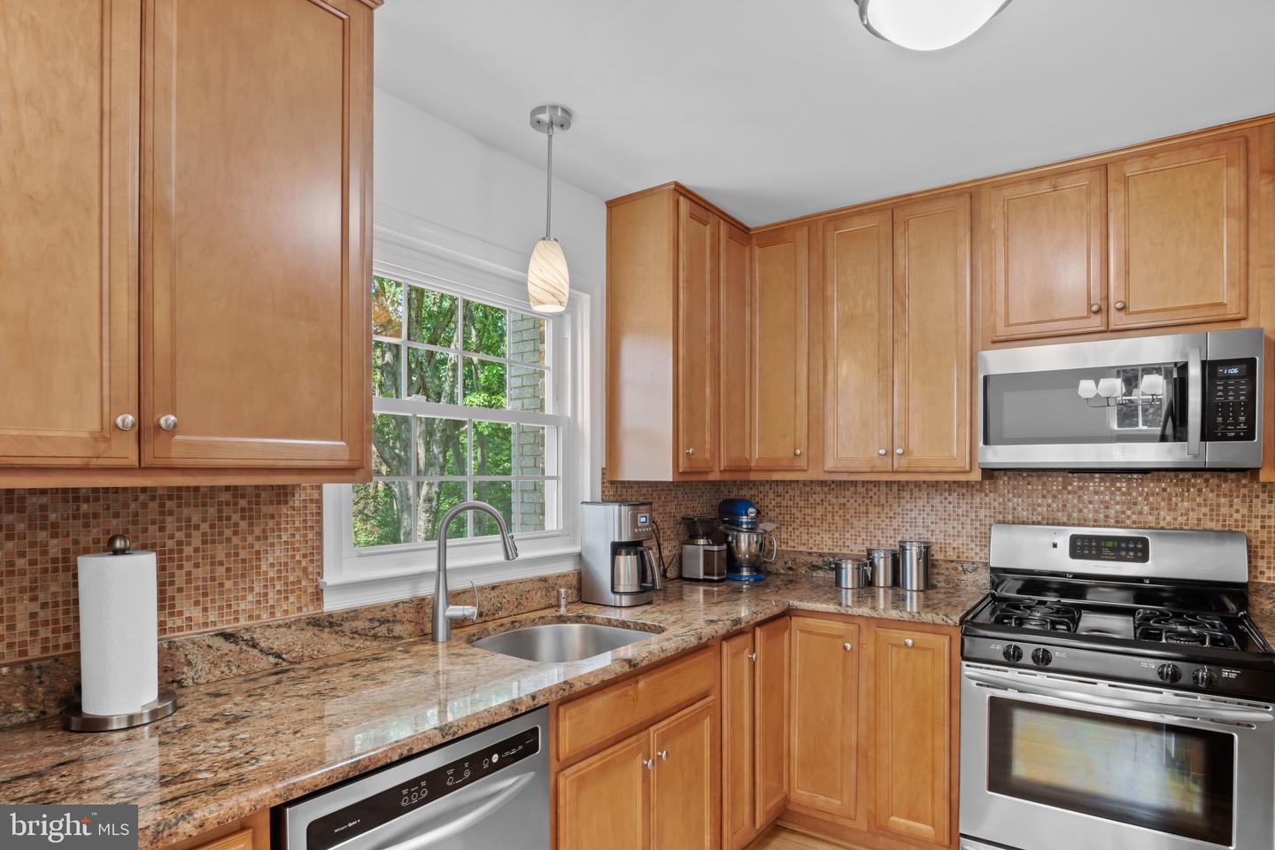 14861 LAMBETH SQ, CENTREVILLE, Virginia 20120, 3 Bedrooms Bedrooms, 7 Rooms Rooms,2 BathroomsBathrooms,Residential,For sale,14861 LAMBETH SQ,VAFX2247968 MLS # VAFX2247968
