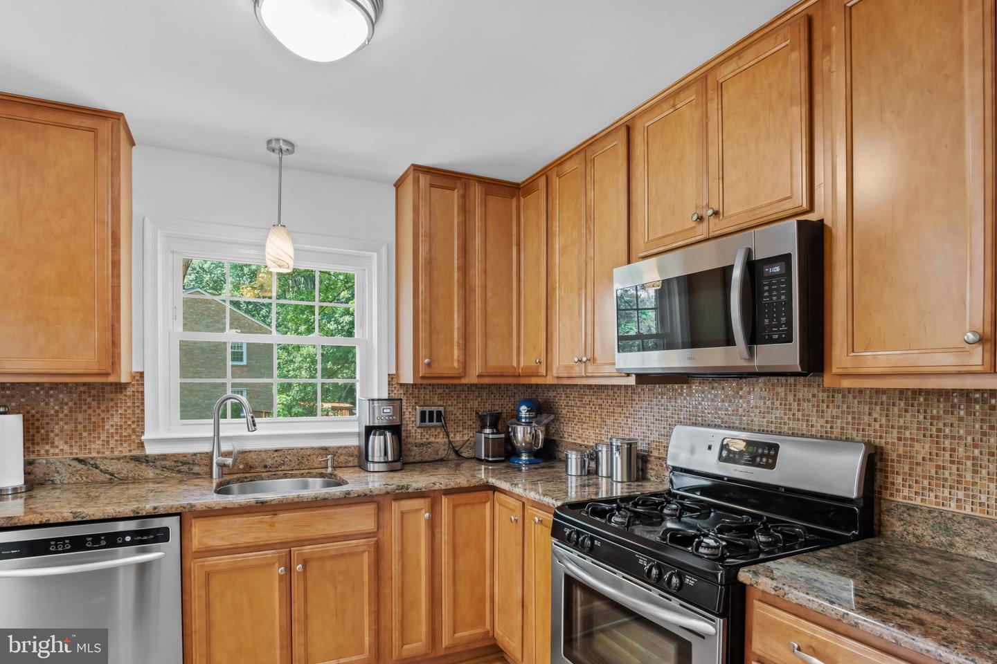 14861 LAMBETH SQ, CENTREVILLE, Virginia 20120, 3 Bedrooms Bedrooms, 7 Rooms Rooms,2 BathroomsBathrooms,Residential,For sale,14861 LAMBETH SQ,VAFX2247968 MLS # VAFX2247968