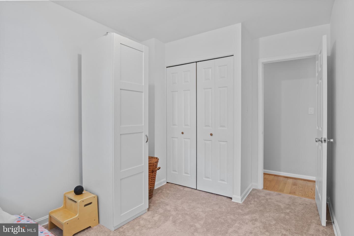 14861 LAMBETH SQ, CENTREVILLE, Virginia 20120, 3 Bedrooms Bedrooms, 7 Rooms Rooms,2 BathroomsBathrooms,Residential,For sale,14861 LAMBETH SQ,VAFX2247968 MLS # VAFX2247968