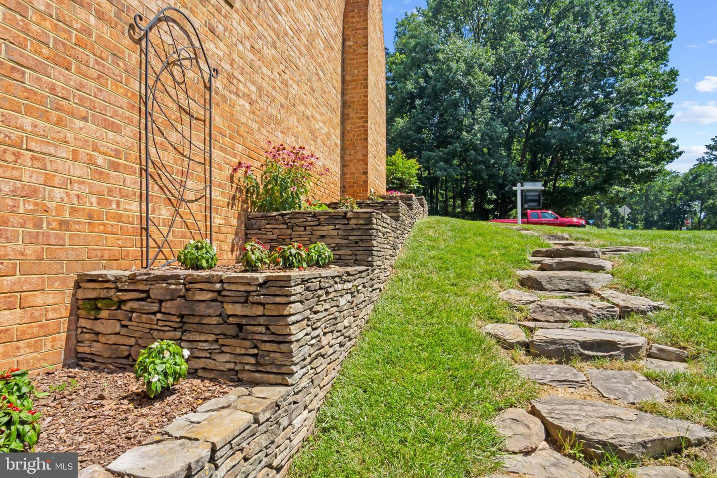14861 LAMBETH SQ, CENTREVILLE, Virginia 20120, 3 Bedrooms Bedrooms, 7 Rooms Rooms,2 BathroomsBathrooms,Residential,For sale,14861 LAMBETH SQ,VAFX2247968 MLS # VAFX2247968