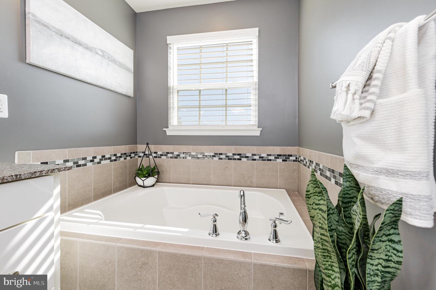 1106 OAKWOOD ST, FREDERICKSBURG, Virginia 22401, 3 Bedrooms Bedrooms, ,2 BathroomsBathrooms,Residential,For sale,1106 OAKWOOD ST,VAFB2008554 MLS # VAFB2008554