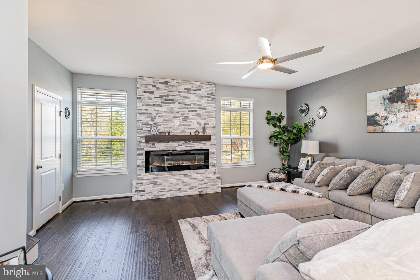 1106 OAKWOOD ST, FREDERICKSBURG, Virginia 22401, 3 Bedrooms Bedrooms, ,2 BathroomsBathrooms,Residential,For sale,1106 OAKWOOD ST,VAFB2008554 MLS # VAFB2008554