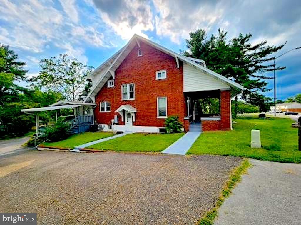 21 PORT REPUBLIC RD, HARRISONBURG, Virginia 22801, 5 Bedrooms Bedrooms, ,2 BathroomsBathrooms,Residential,For sale,21 PORT REPUBLIC RD,VAHC2000450 MLS # VAHC2000450