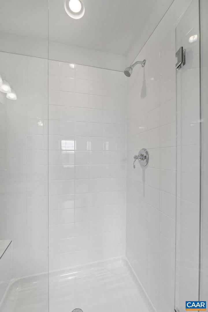 2263 WOODBURN RD, CHARLOTTESVILLE, Virginia 22901, 2 Bedrooms Bedrooms, ,2 BathroomsBathrooms,Residential,For sale,2263 WOODBURN RD,666747 MLS # 666747