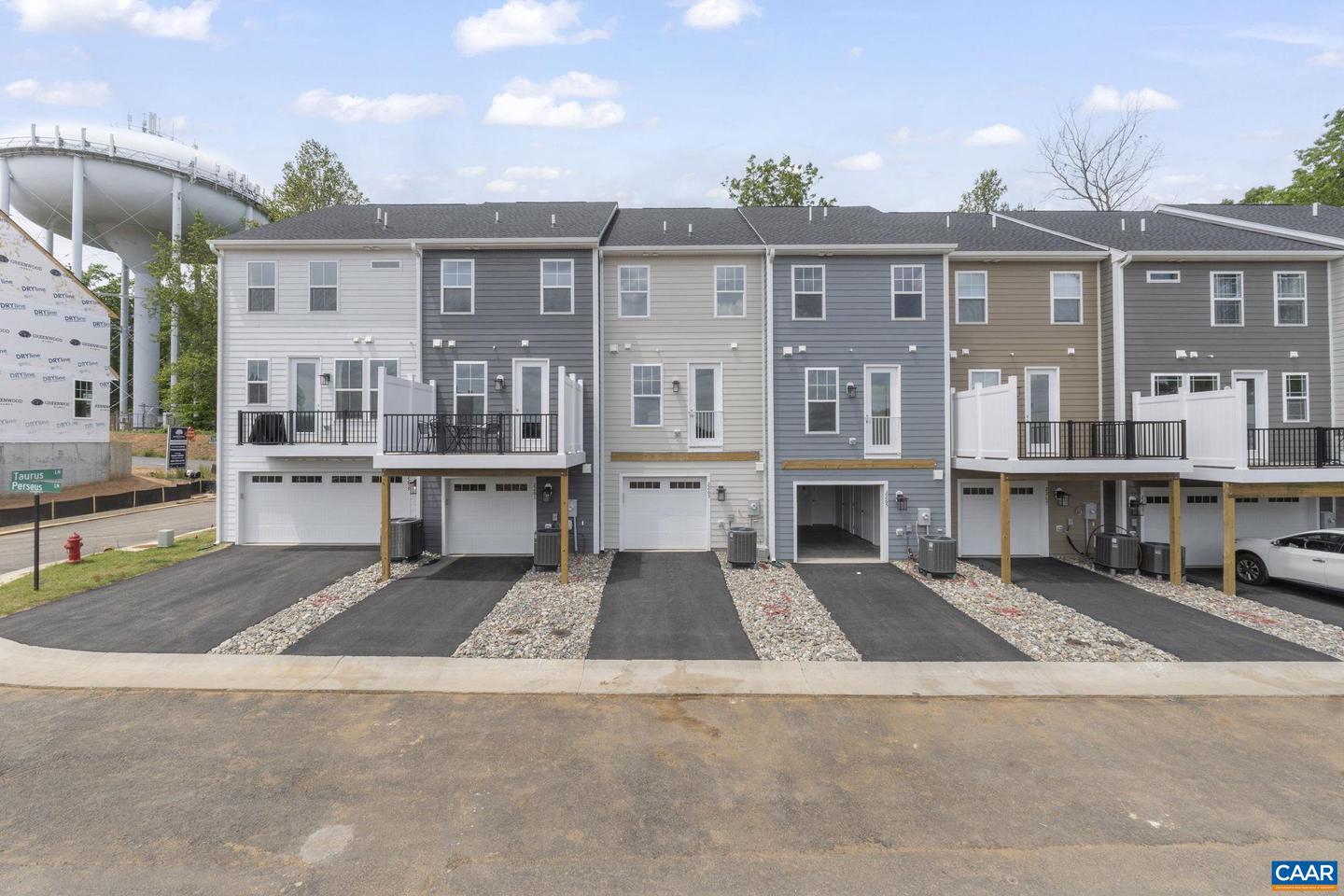 2263 WOODBURN RD, CHARLOTTESVILLE, Virginia 22901, 2 Bedrooms Bedrooms, ,2 BathroomsBathrooms,Residential,For sale,2263 WOODBURN RD,666747 MLS # 666747