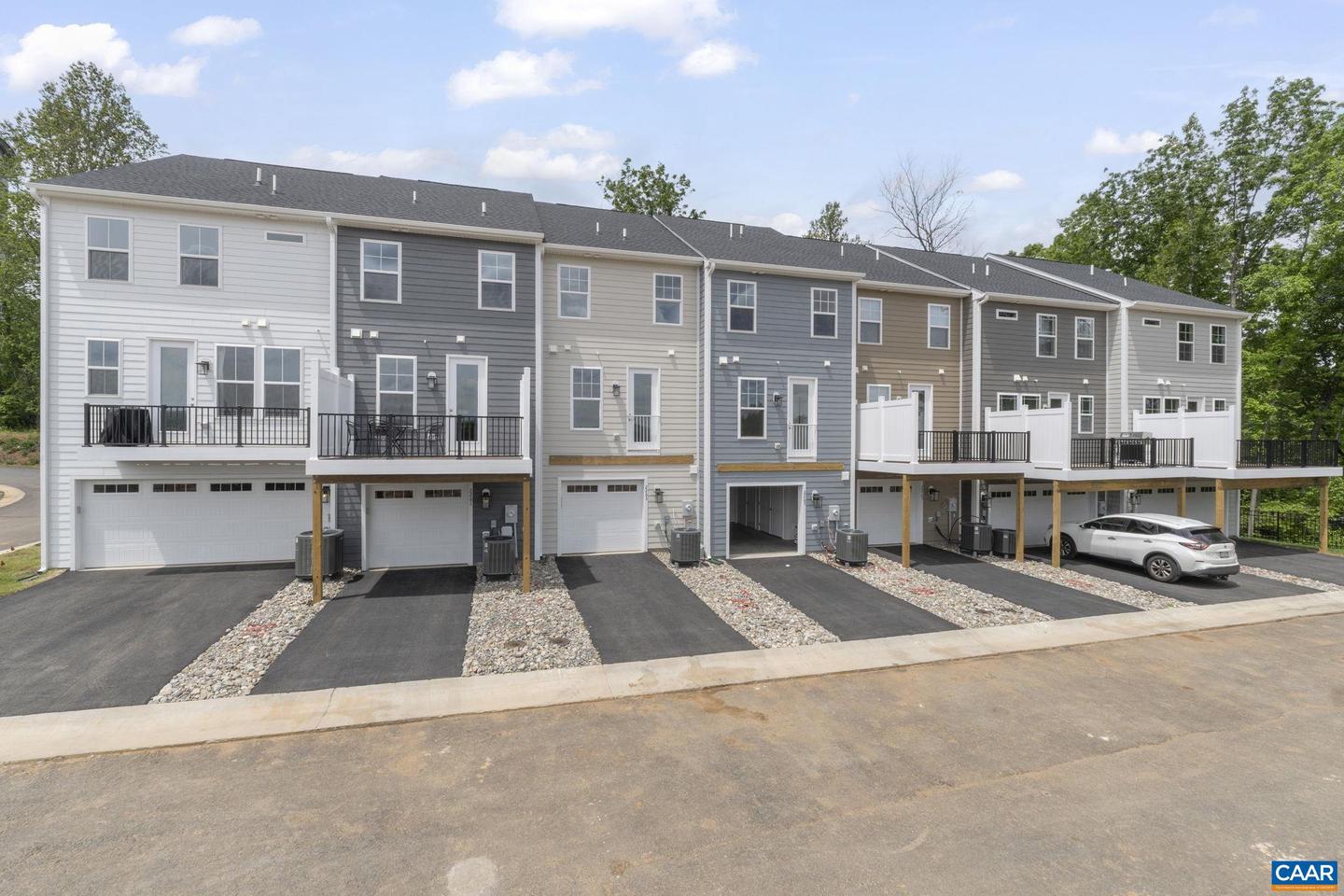 2263 WOODBURN RD, CHARLOTTESVILLE, Virginia 22901, 2 Bedrooms Bedrooms, ,2 BathroomsBathrooms,Residential,For sale,2263 WOODBURN RD,666747 MLS # 666747