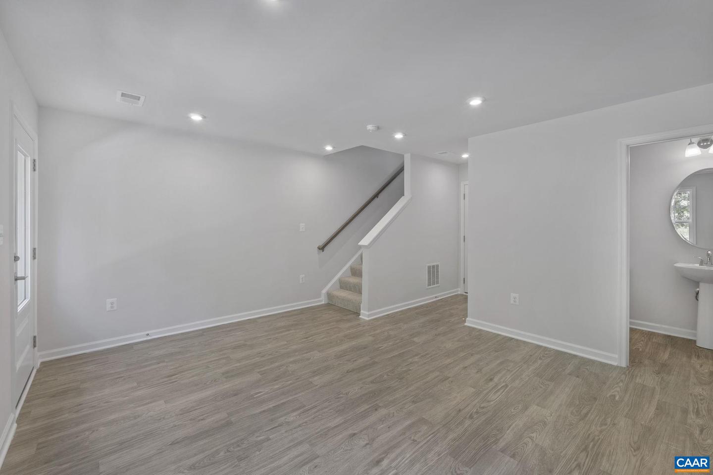 2263 WOODBURN RD, CHARLOTTESVILLE, Virginia 22901, 2 Bedrooms Bedrooms, ,2 BathroomsBathrooms,Residential,For sale,2263 WOODBURN RD,666747 MLS # 666747
