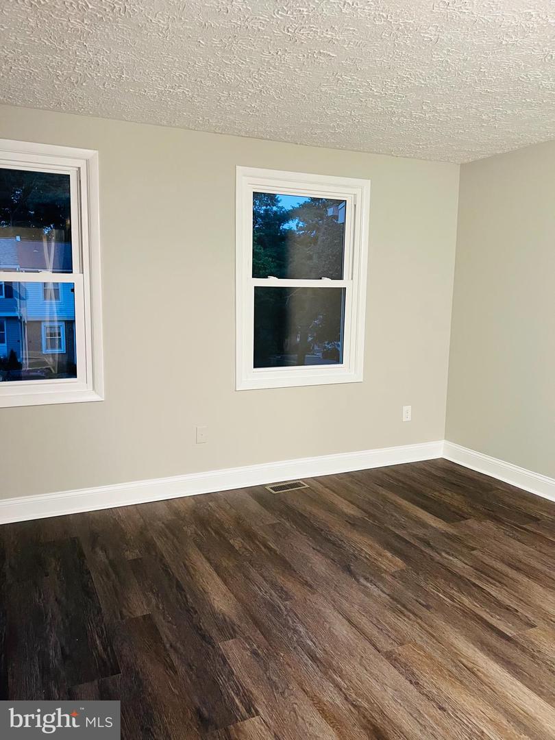8442 SUGAR CREEK LN, SPRINGFIELD, Virginia 22153, 2 Bedrooms Bedrooms, ,1 BathroomBathrooms,Residential,For sale,8442 SUGAR CREEK LN,VAFX2255850 MLS # VAFX2255850