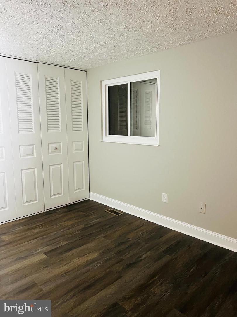 8442 SUGAR CREEK LN, SPRINGFIELD, Virginia 22153, 2 Bedrooms Bedrooms, ,1 BathroomBathrooms,Residential,For sale,8442 SUGAR CREEK LN,VAFX2255850 MLS # VAFX2255850