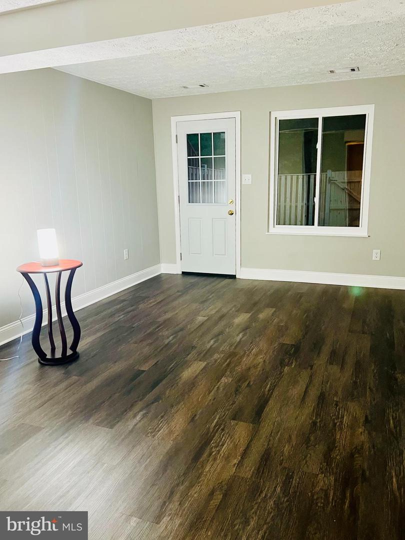 8442 SUGAR CREEK LN, SPRINGFIELD, Virginia 22153, 2 Bedrooms Bedrooms, ,1 BathroomBathrooms,Residential,For sale,8442 SUGAR CREEK LN,VAFX2255850 MLS # VAFX2255850