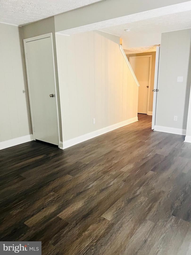 8442 SUGAR CREEK LN, SPRINGFIELD, Virginia 22153, 2 Bedrooms Bedrooms, ,1 BathroomBathrooms,Residential,For sale,8442 SUGAR CREEK LN,VAFX2255850 MLS # VAFX2255850