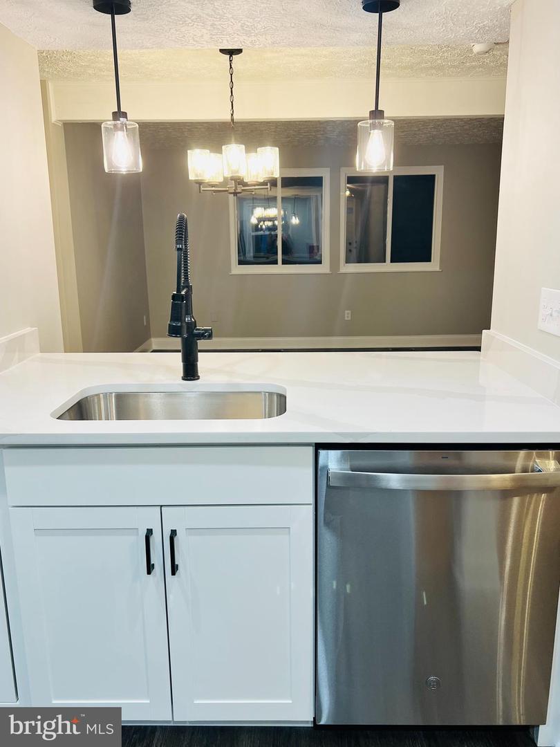 8442 SUGAR CREEK LN, SPRINGFIELD, Virginia 22153, 2 Bedrooms Bedrooms, ,1 BathroomBathrooms,Residential,For sale,8442 SUGAR CREEK LN,VAFX2255850 MLS # VAFX2255850