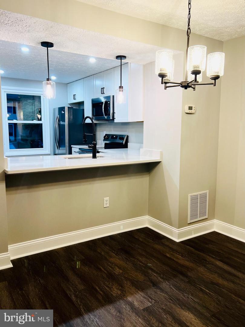 8442 SUGAR CREEK LN, SPRINGFIELD, Virginia 22153, 2 Bedrooms Bedrooms, ,1 BathroomBathrooms,Residential,For sale,8442 SUGAR CREEK LN,VAFX2255850 MLS # VAFX2255850