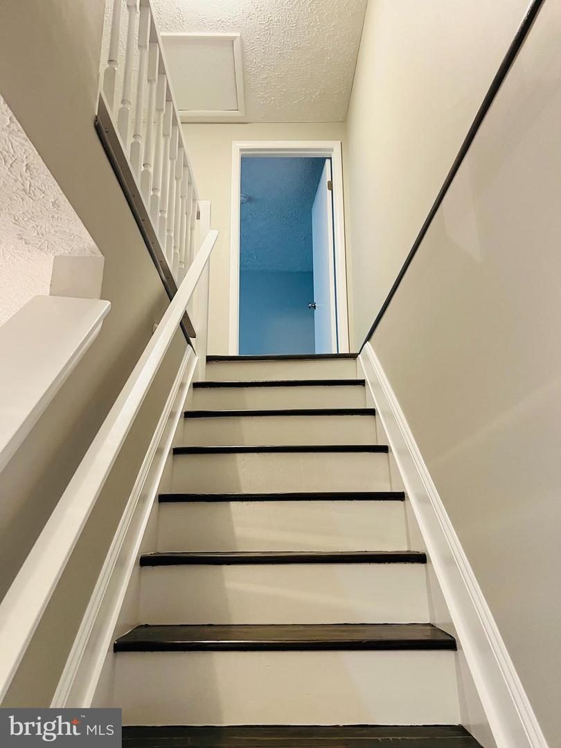 8442 SUGAR CREEK LN, SPRINGFIELD, Virginia 22153, 2 Bedrooms Bedrooms, ,1 BathroomBathrooms,Residential,For sale,8442 SUGAR CREEK LN,VAFX2255850 MLS # VAFX2255850