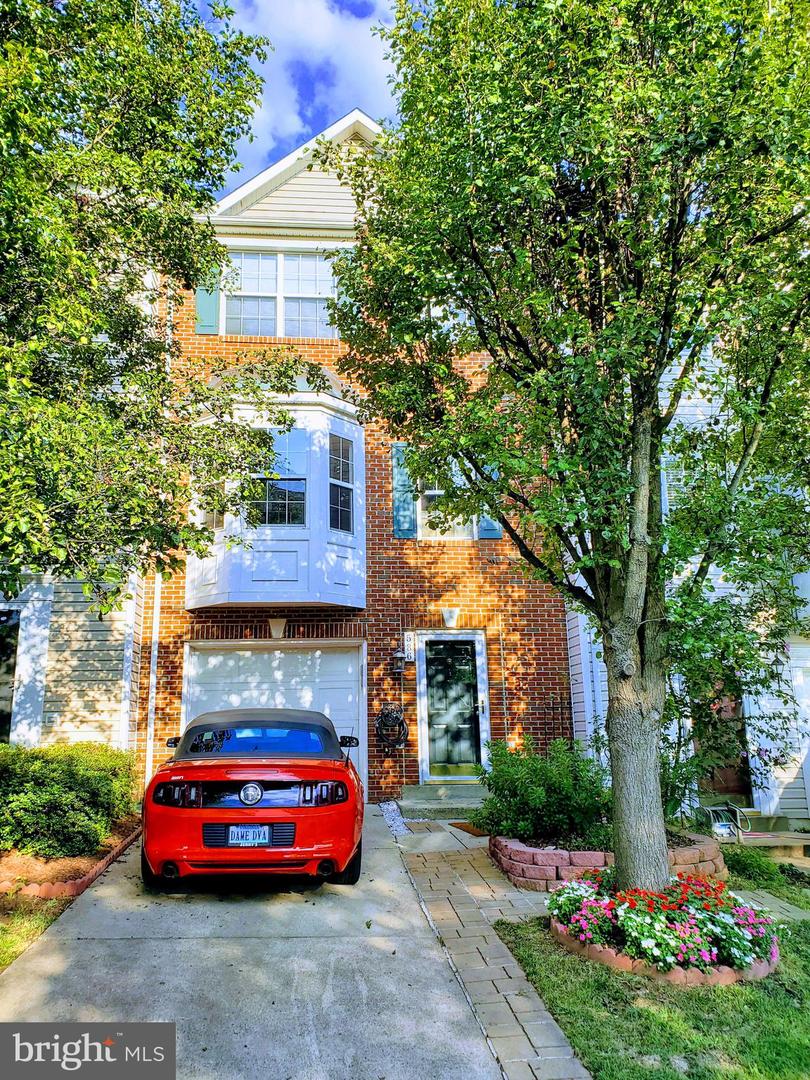 586 LILAC TER NE, LEESBURG, Virginia 20176, 3 Bedrooms Bedrooms, ,2 BathroomsBathrooms,Residential,For sale,586 LILAC TER NE,VALO2102334 MLS # VALO2102334