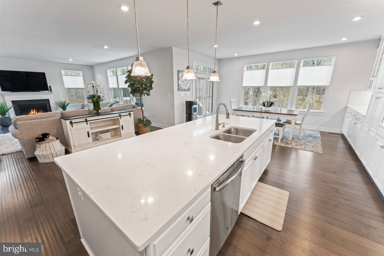 2 KNOB CREEK CT, STAFFORD, Virginia 22556, 5 Bedrooms Bedrooms, ,5 BathroomsBathrooms,Residential,For sale,2 KNOB CREEK CT,VAST2037100 MLS # VAST2037100