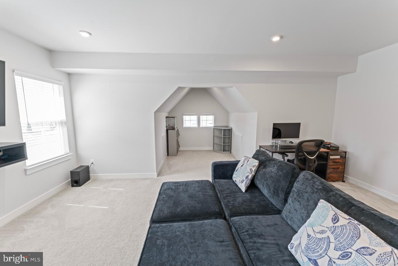 2 KNOB CREEK CT, STAFFORD, Virginia 22556, 5 Bedrooms Bedrooms, ,5 BathroomsBathrooms,Residential,For sale,2 KNOB CREEK CT,VAST2037100 MLS # VAST2037100