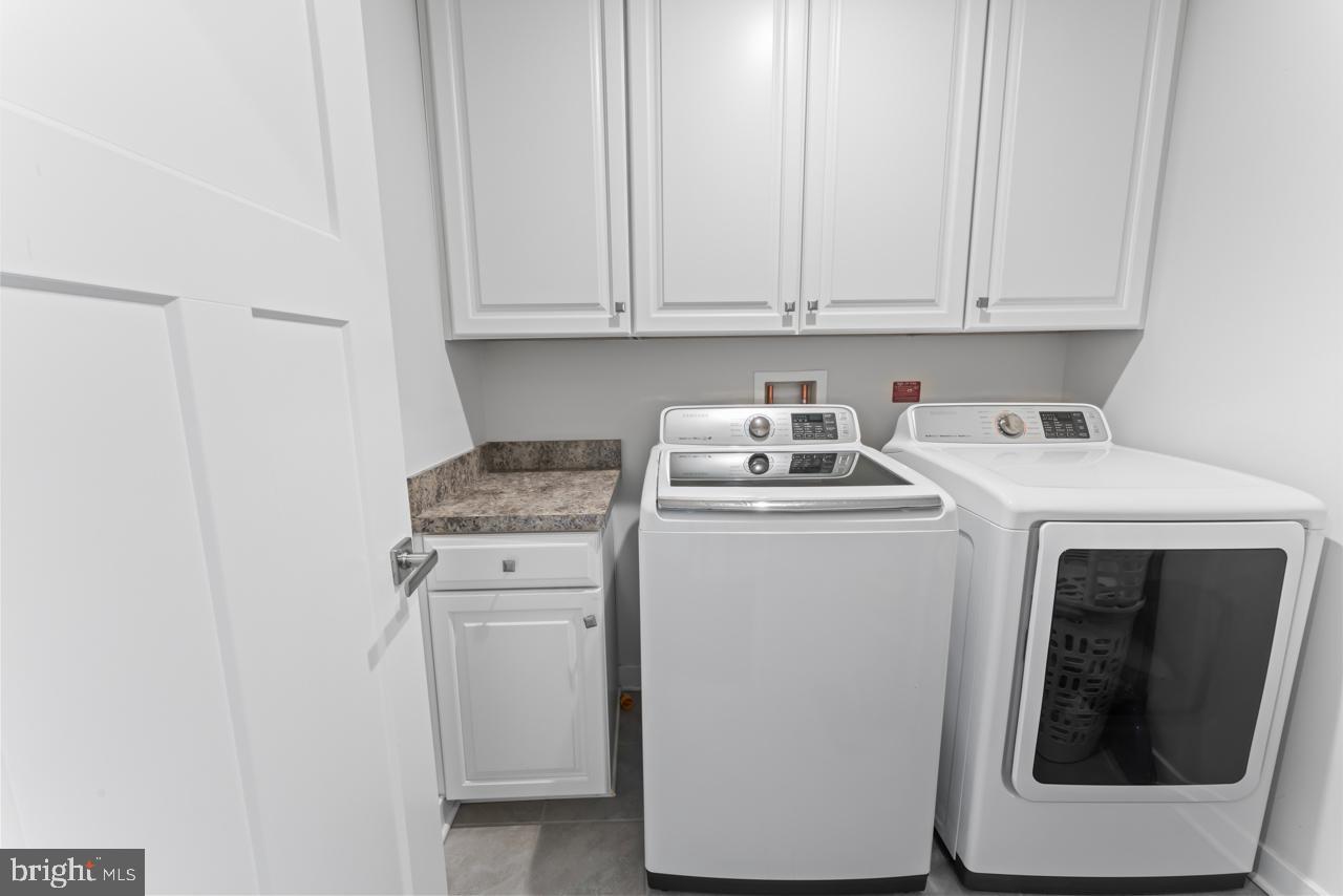 2 KNOB CREEK CT, STAFFORD, Virginia 22556, 5 Bedrooms Bedrooms, ,5 BathroomsBathrooms,Residential,For sale,2 KNOB CREEK CT,VAST2037100 MLS # VAST2037100