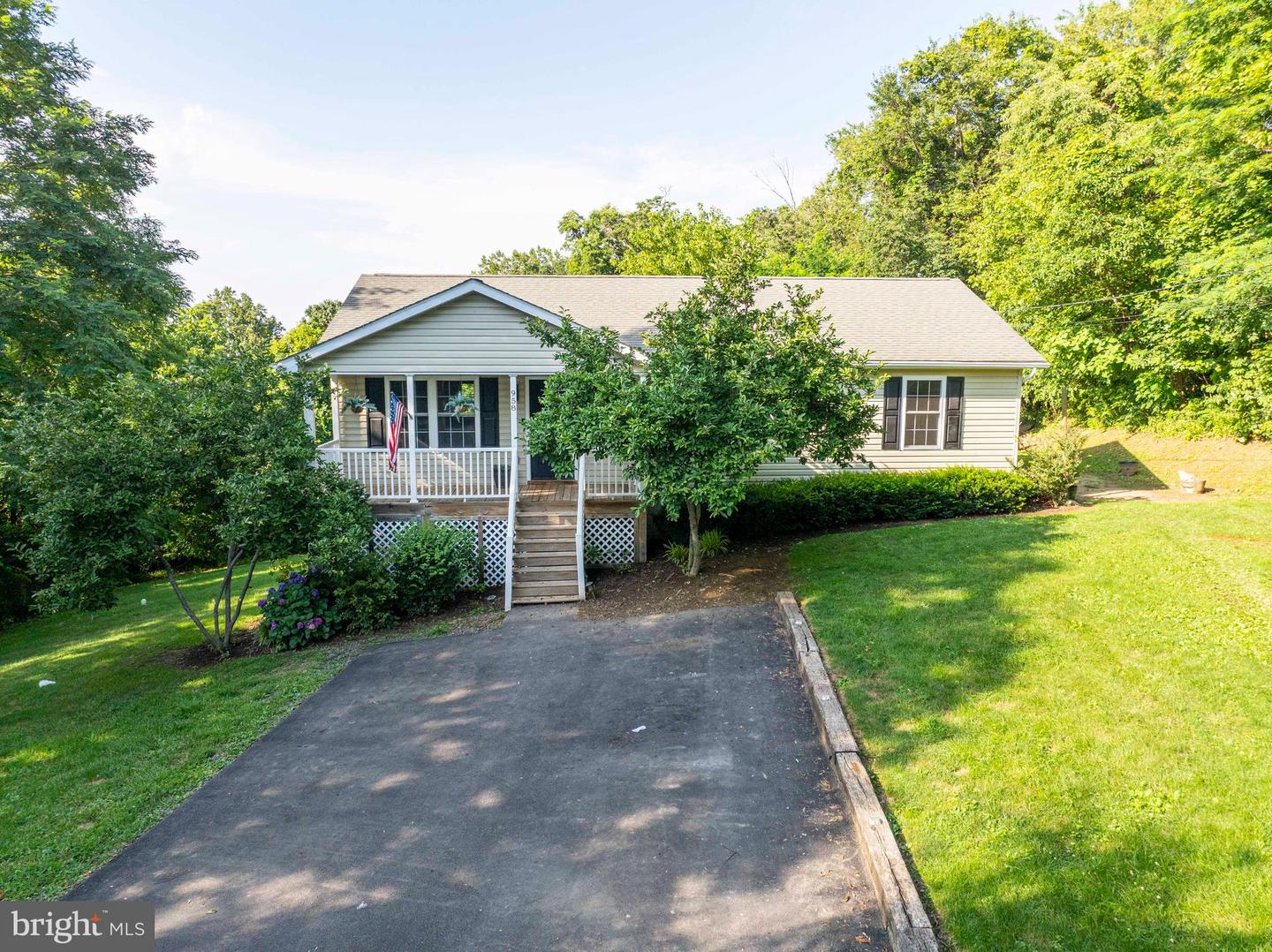 958 HIGHRIDGE RD, FRONT ROYAL, Virginia 22630, 3 Bedrooms Bedrooms, ,2 BathroomsBathrooms,Residential,For sale,958 HIGHRIDGE RD,VAWR2011580 MLS # VAWR2011580