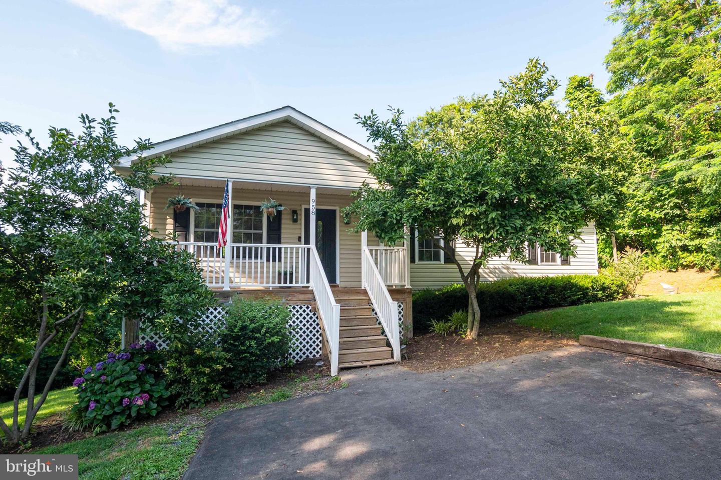958 HIGHRIDGE RD, FRONT ROYAL, Virginia 22630, 3 Bedrooms Bedrooms, ,2 BathroomsBathrooms,Residential,For sale,958 HIGHRIDGE RD,VAWR2011580 MLS # VAWR2011580