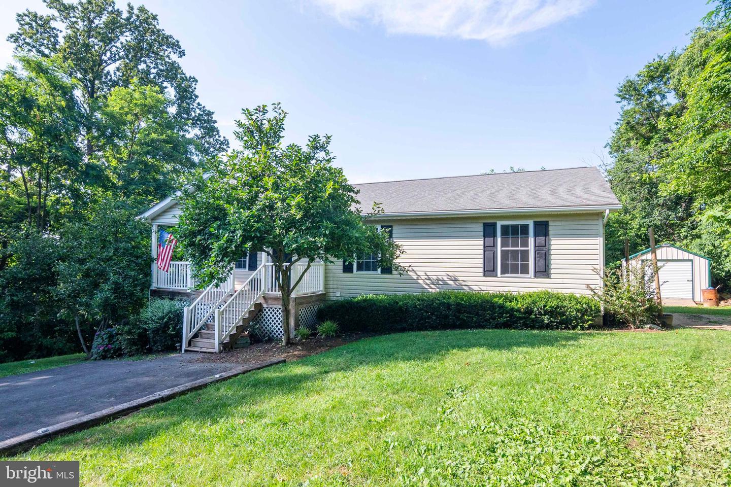 958 HIGHRIDGE RD, FRONT ROYAL, Virginia 22630, 3 Bedrooms Bedrooms, ,2 BathroomsBathrooms,Residential,For sale,958 HIGHRIDGE RD,VAWR2011580 MLS # VAWR2011580