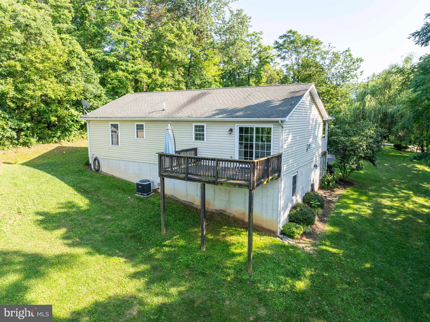 958 HIGHRIDGE RD, FRONT ROYAL, Virginia 22630, 3 Bedrooms Bedrooms, ,2 BathroomsBathrooms,Residential,For sale,958 HIGHRIDGE RD,VAWR2011580 MLS # VAWR2011580
