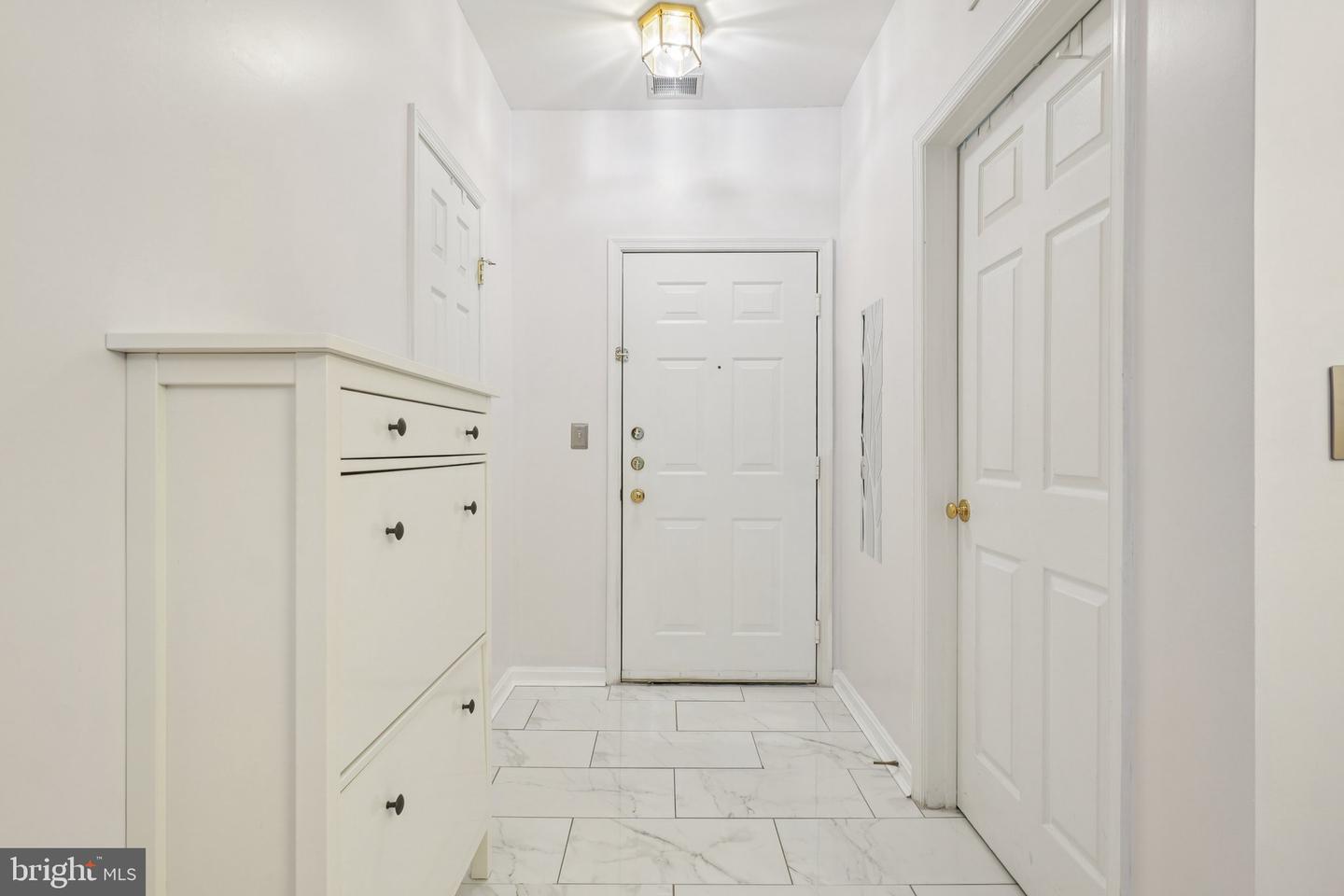 11322 WESTBROOK MILL LN #204, FAIRFAX, Virginia 22030, 3 Bedrooms Bedrooms, ,2 BathroomsBathrooms,Residential,For sale,11322 WESTBROOK MILL LN #204,VAFX2255702 MLS # VAFX2255702