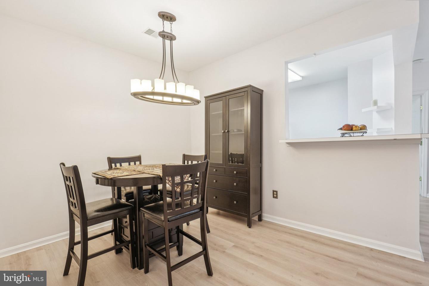 11322 WESTBROOK MILL LN #204, FAIRFAX, Virginia 22030, 3 Bedrooms Bedrooms, ,2 BathroomsBathrooms,Residential,For sale,11322 WESTBROOK MILL LN #204,VAFX2255702 MLS # VAFX2255702