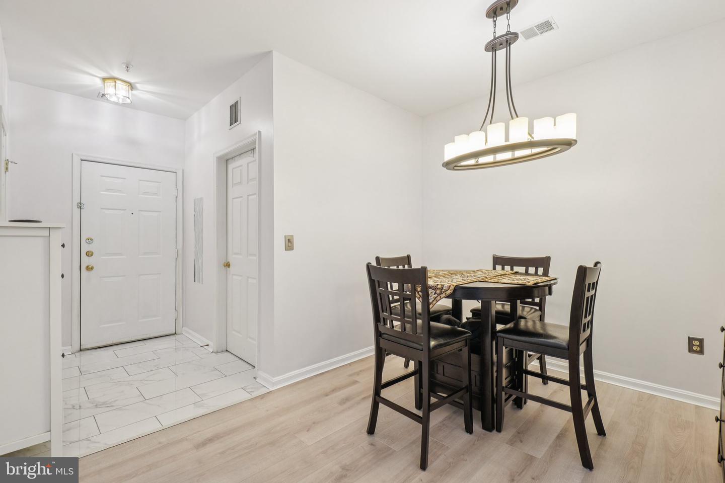 11322 WESTBROOK MILL LN #204, FAIRFAX, Virginia 22030, 3 Bedrooms Bedrooms, ,2 BathroomsBathrooms,Residential,For sale,11322 WESTBROOK MILL LN #204,VAFX2255702 MLS # VAFX2255702