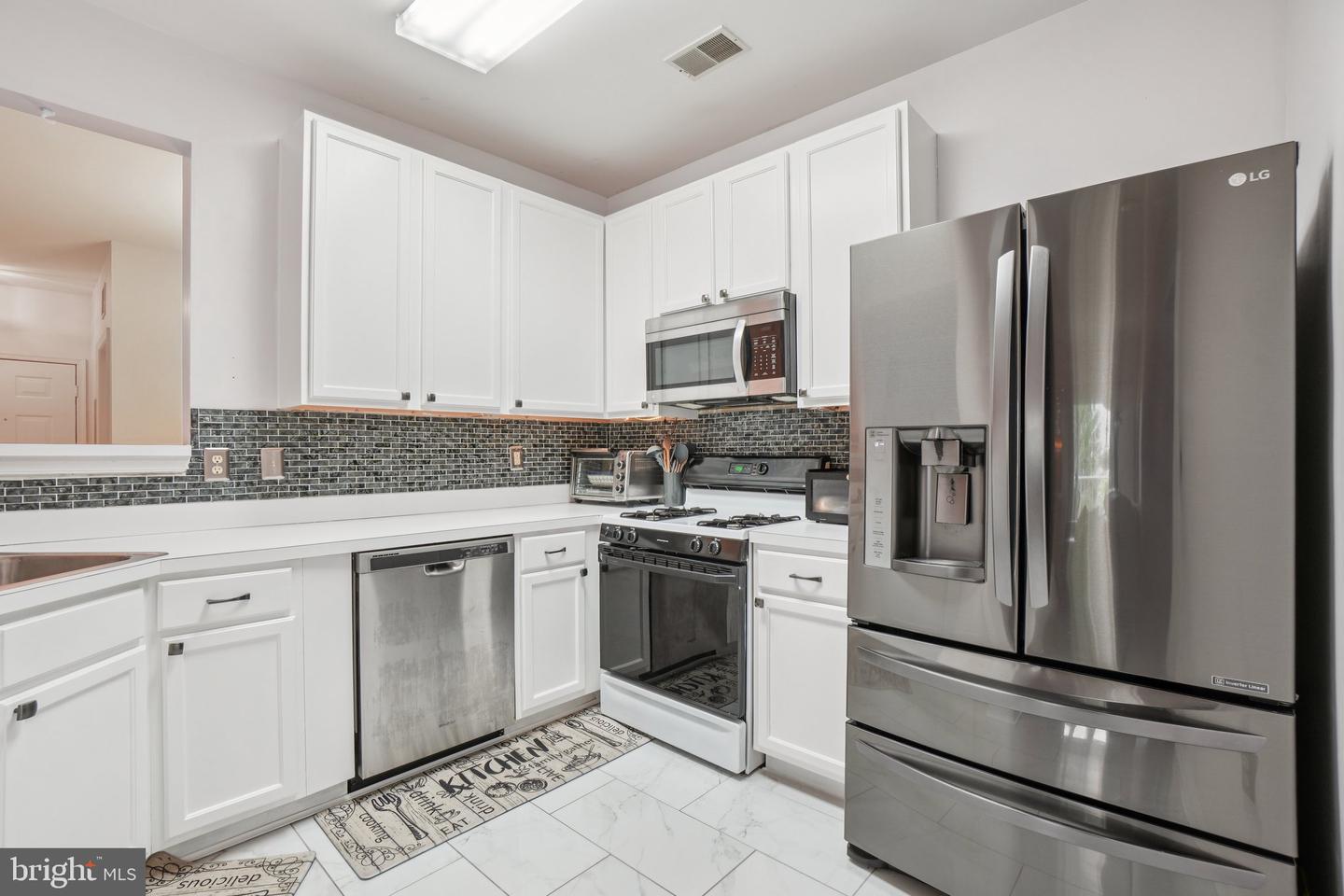 11322 WESTBROOK MILL LN #204, FAIRFAX, Virginia 22030, 3 Bedrooms Bedrooms, ,2 BathroomsBathrooms,Residential,For sale,11322 WESTBROOK MILL LN #204,VAFX2255702 MLS # VAFX2255702