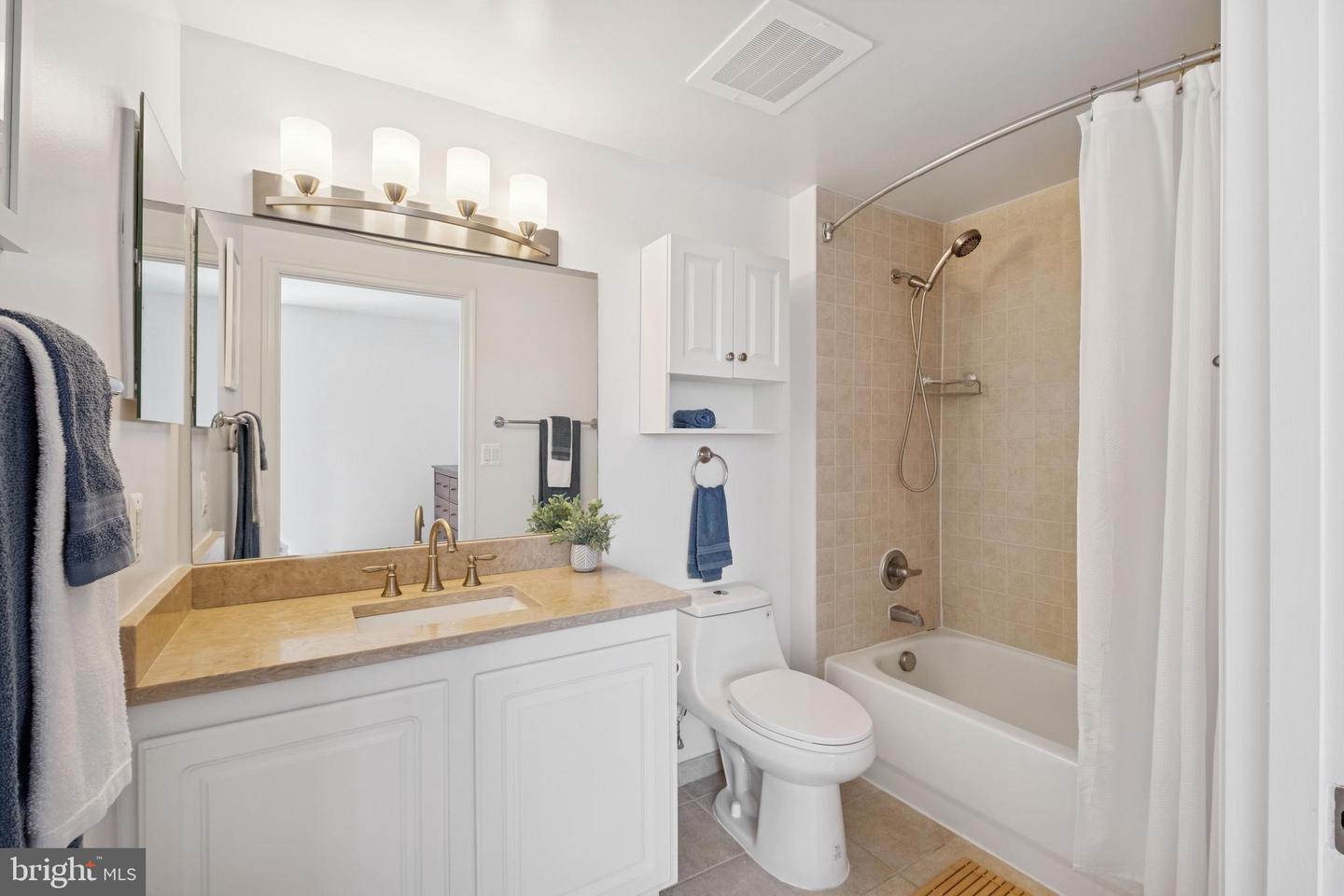 355 I ST SW #601, WASHINGTON, District Of Columbia 20024, 2 Bedrooms Bedrooms, 5 Rooms Rooms,2 BathroomsBathrooms,Residential,For sale,355 I ST SW #601,DCDC2210724 MLS # DCDC2210724
