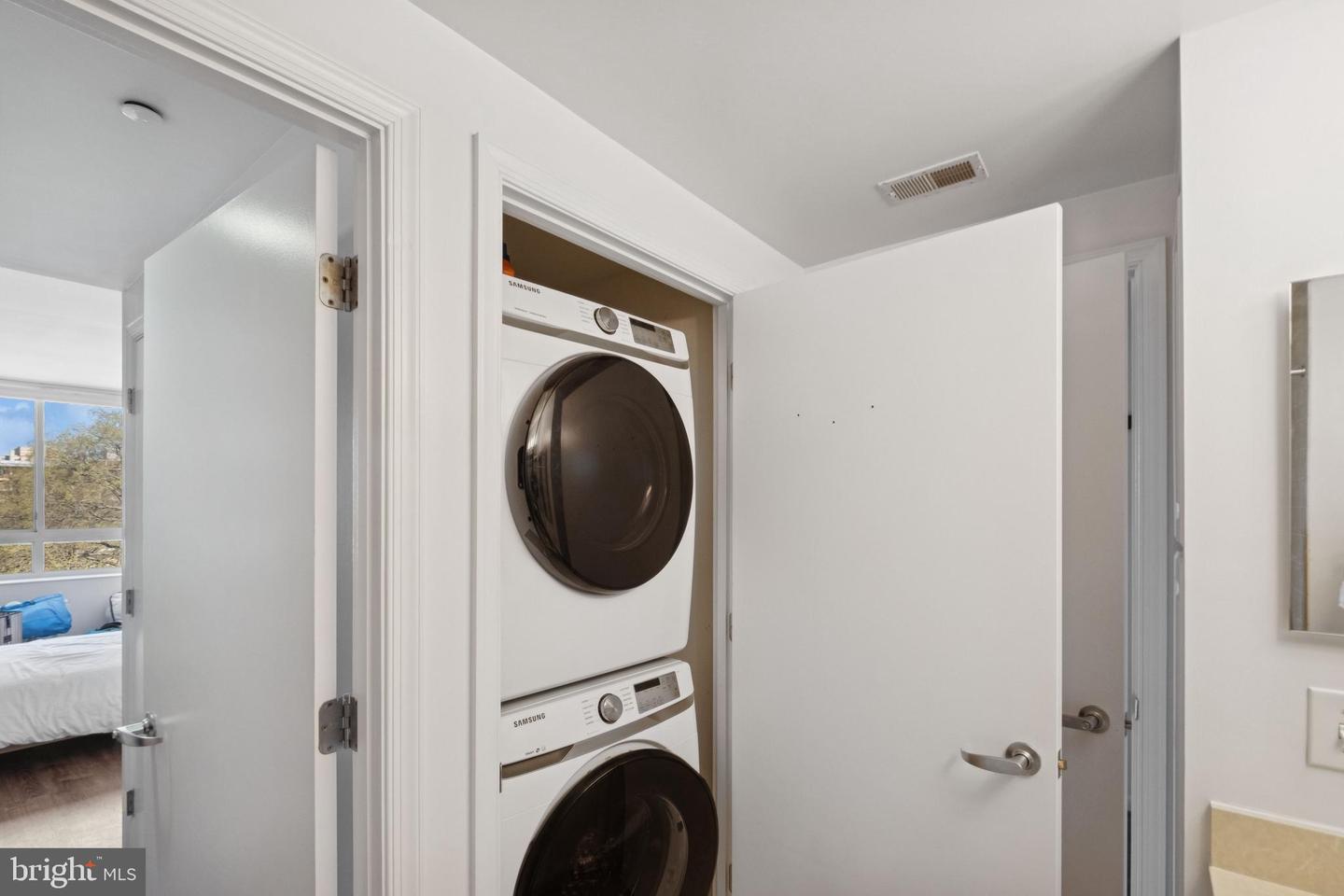 355 I ST SW #601, WASHINGTON, District Of Columbia 20024, 2 Bedrooms Bedrooms, 5 Rooms Rooms,2 BathroomsBathrooms,Residential,For sale,355 I ST SW #601,DCDC2210724 MLS # DCDC2210724