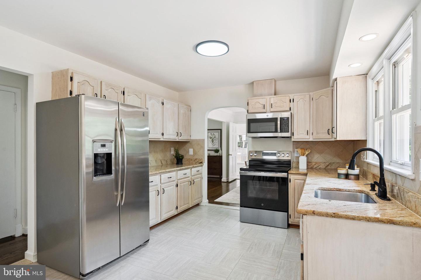 7035 CALAMO ST, SPRINGFIELD, Virginia 22150, 3 Bedrooms Bedrooms, ,3 BathroomsBathrooms,Residential,For sale,7035 CALAMO ST,VAFX2255898 MLS # VAFX2255898