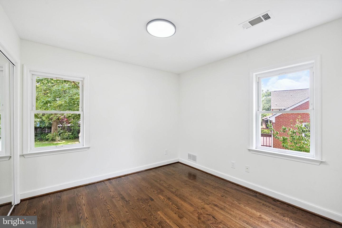 7035 CALAMO ST, SPRINGFIELD, Virginia 22150, 3 Bedrooms Bedrooms, ,3 BathroomsBathrooms,Residential,For sale,7035 CALAMO ST,VAFX2255898 MLS # VAFX2255898