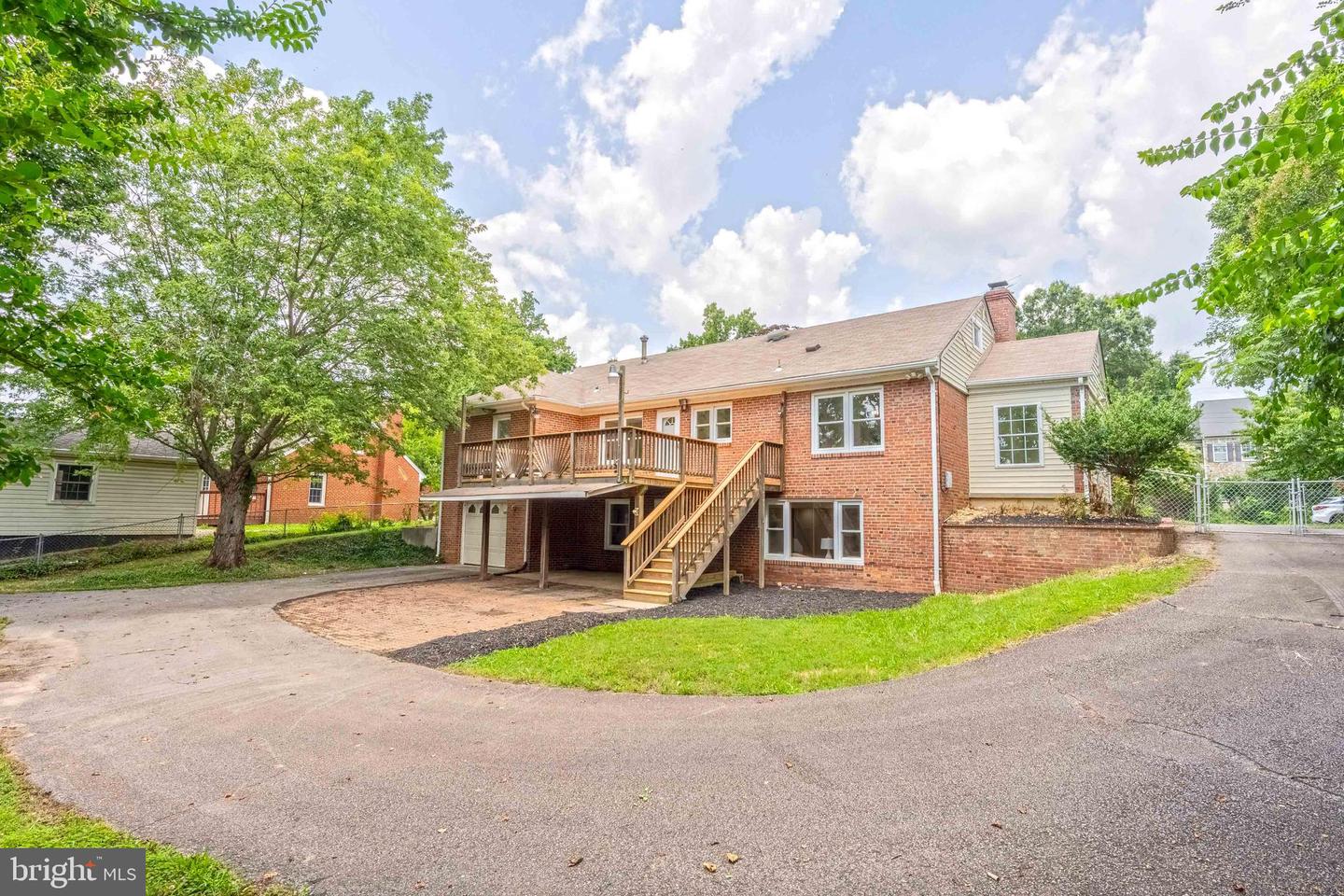 7035 CALAMO ST, SPRINGFIELD, Virginia 22150, 3 Bedrooms Bedrooms, ,3 BathroomsBathrooms,Residential,For sale,7035 CALAMO ST,VAFX2255898 MLS # VAFX2255898