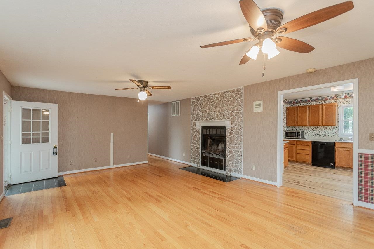 22 LOBLOLLY RD, PALMYRA, Virginia 22963, 3 Bedrooms Bedrooms, ,2 BathroomsBathrooms,Residential,22 LOBLOLLY RD,666827 MLS # 666827