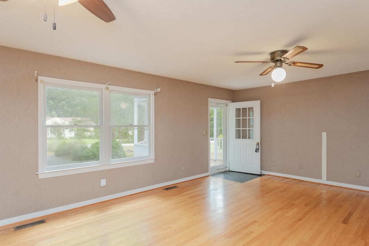 22 LOBLOLLY RD, PALMYRA, Virginia 22963, 3 Bedrooms Bedrooms, ,2 BathroomsBathrooms,Residential,22 LOBLOLLY RD,666827 MLS # 666827