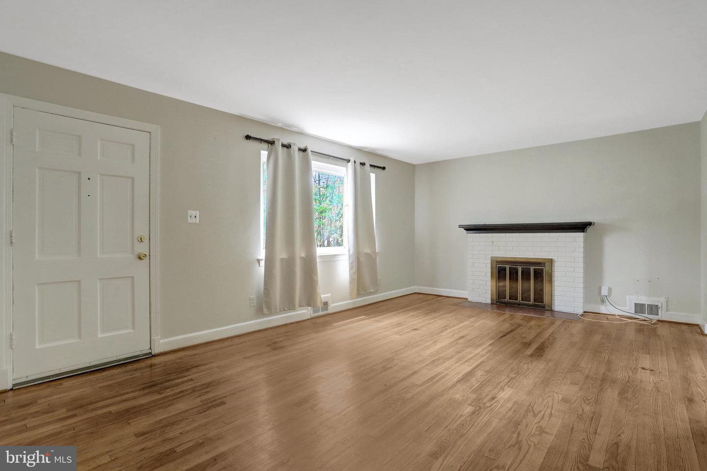 6005 FREDERICK ST, SPRINGFIELD, Virginia 22150, 5 Bedrooms Bedrooms, ,2 BathroomsBathrooms,Residential,For sale,6005 FREDERICK ST,VAFX2247974 MLS # VAFX2247974