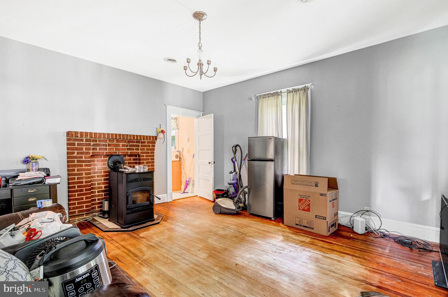 508 CHAPMAN ST, ASHLAND, Virginia 23005, 2 Bedrooms Bedrooms, ,1 BathroomBathrooms,Residential,For sale,508 CHAPMAN ST,VAHA2001022 MLS # VAHA2001022